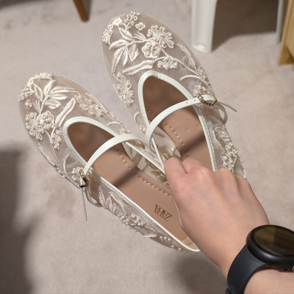 *NEW W/OUT TAGS* Zara Beaded Floral Ballet Flats